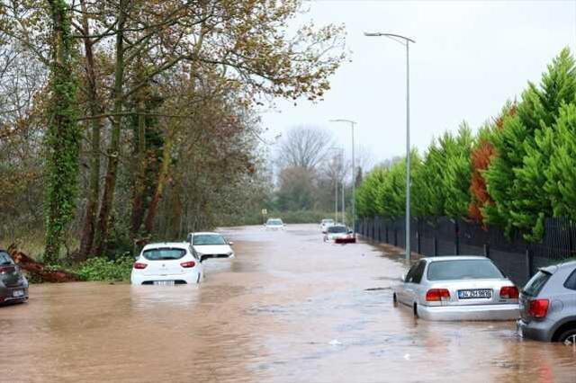 Kış resmen başladı: Şiddetli sağanak, fırtına ve kar İstanbul'u esir aldı
