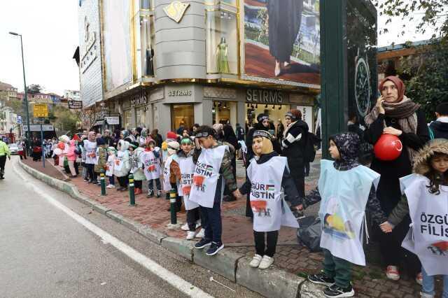 Bursa'da 5 Bin Çocuk, Filistin İçin 1,5 km'lik Sevgi Zinciri Oluşturdu
