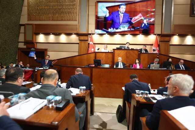 AK Partili Tevfik Göksu, İmamoğlu'na İBB Meclisi'nde açıkça sordu: 127 milyar nereye gitti