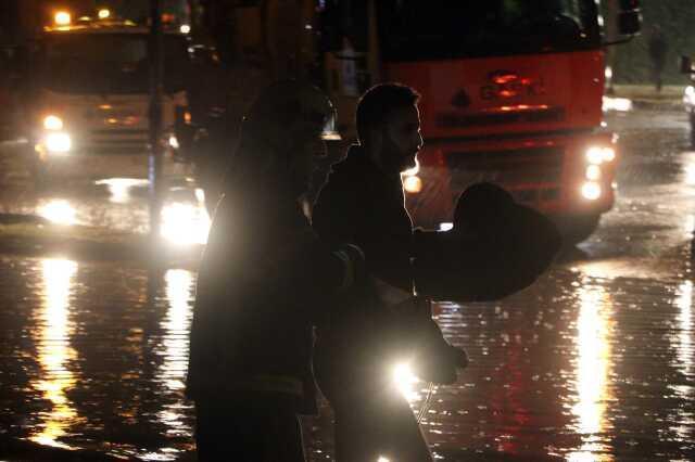 Fatma Şahin ödül alırken, Gaziantep'i sular götürdü