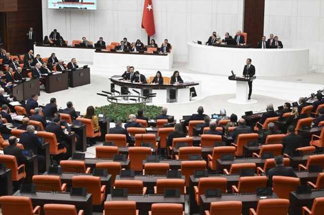 TBMM Başkanı Kurtulmuş ve CHP lideri Özel arasında polemik! Meclis Başkanı, 6 örnek sıralayıp 'Bunların yanında kim vardı?' diye sordu
