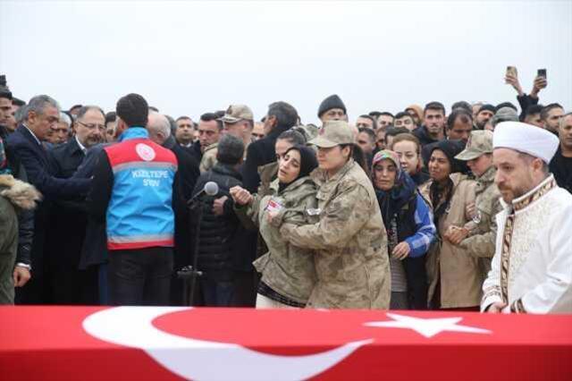 Pençe-Kilit Harekatı'nda şehit olan askerlerimiz son yolculuklarına uğurlandı