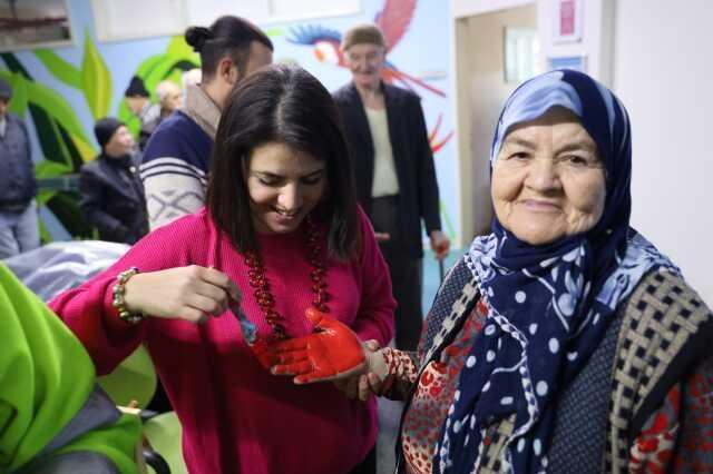 Huzurevi Sakinleri, Duvarları Sanat Eserine Dönüştürdü