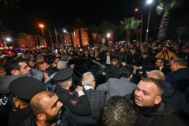 Özel'den şehit cenazesindeki provokasyonla ilgili açıklama: AK Parti'ye yakın isimler telefonla arayıp uyarmıştı