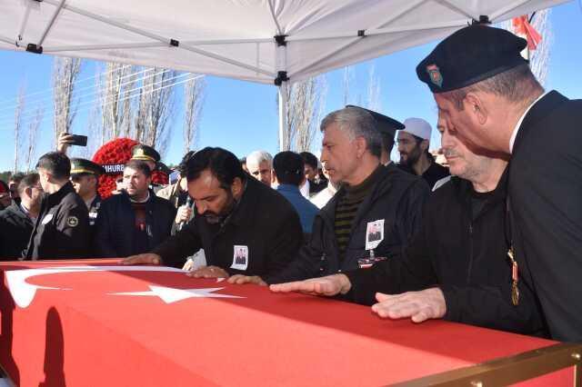 Yüreğimize kor olup düştüler! Şehitlerimize 6 ilde 6 veda