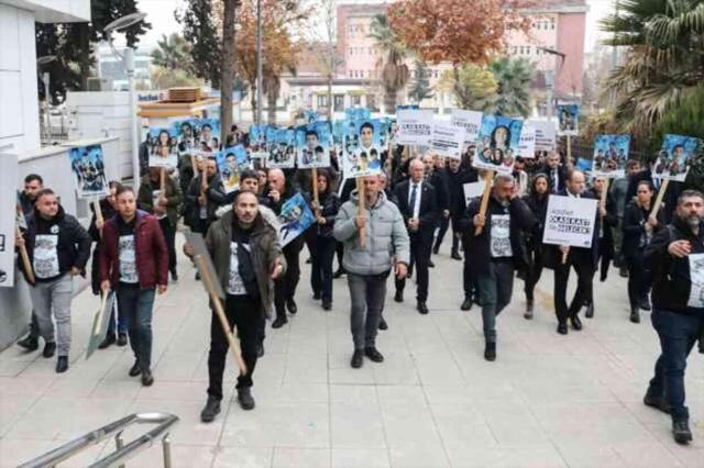 72 kişinin can verdiği İsias Otel davası başladı! KKTC Başbakanı adliye önünde haykırdı