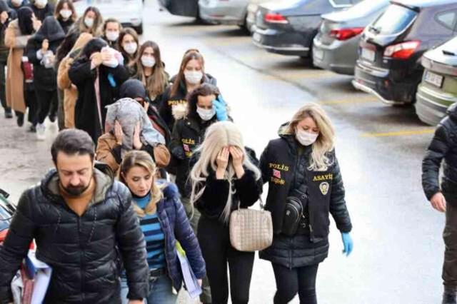 5 ilde 'Barbie-Es' fuhuş operasyonu! 18 kişi gözaltına alındı