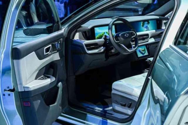 Togg'un yeni sedan modeli T10F tanıtıldı! İşte ilk görüntüleri