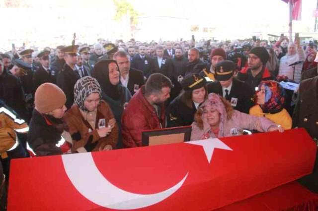 Pençe-Kilit Harekatı'nda şehit düşen Piyade Sözleşmeli Er'in cenazesi Göksun'da defnedildi