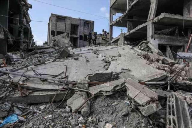 Elon Musk, isminin Yahudi ismi olduğunu belirterek kendini Yahudi olarak tanımladığını söyledi