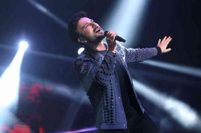 Depremin sembol fotoğrafını paylaşan mega star Tarkan'dan dikkat çeken sözler: Depremde yaşananları, yaşatılanları unutmadık