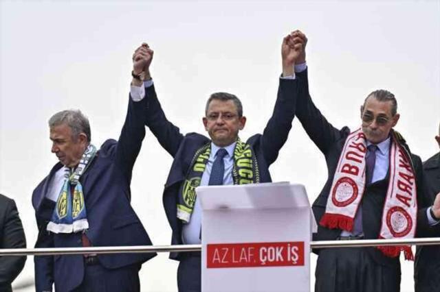 Özgür Özel, Erdal Beşikçioğlu'na ne dedi?