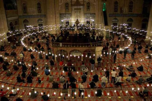 Bugün kandil mi? 24 Şubat Cumartesi bugün kandil gecesi mi, ne kandili?