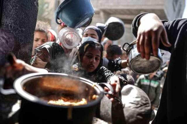 ABD Başkanı Biden: Gazze'ye havadan insani yardım atmaya başlayacağız