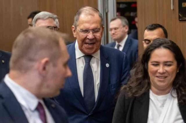 Antalya'da Lavrov'u güldüren Macron sorusu