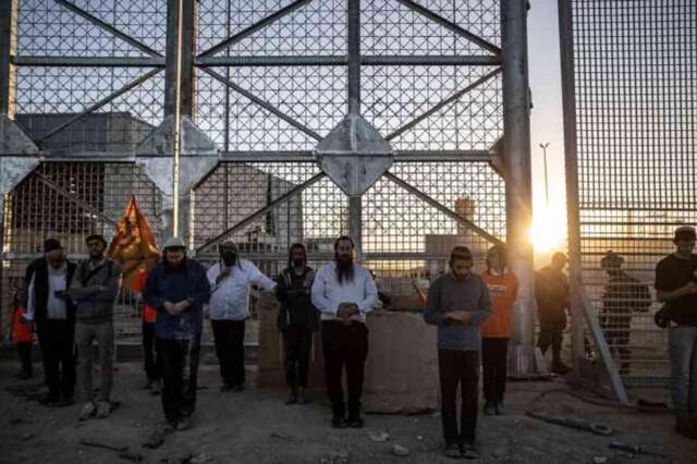 İsrailli aşırı sağcı gruplar 'yerleşim birimleri kurulması' talebiyle Gazze'ye yürüdü! 500 aile işgalci olmak için gönüllü