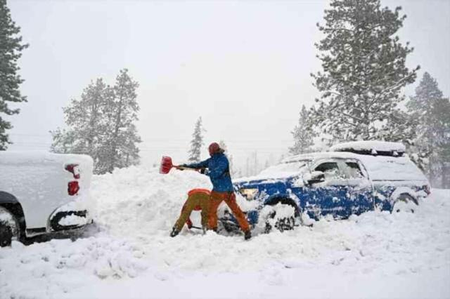 ABD'nin California eyaletini kar fırtınası vurdu