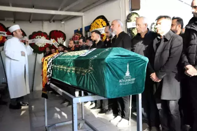 Spor dünyası cenazedeydi! Bir döneme damga vuran A Milli Futbol Takımı'nın yıldızına son veda