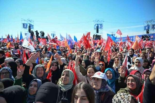 Cumhurbaşkanı Erdoğan: Ekrem denen arkadaşla İstanbul 30 yıl geriye gitti
