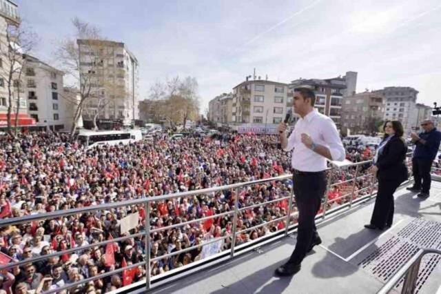 İmamoğlu, CHP'nin Anadolu yakasındaki adaylarıyla seçim turu yaptı