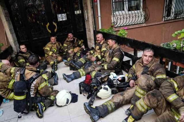 İstanbul'da tadilat yapılan gece kulübünde yangın: 29 kişi öldü, 1 kişi yaralandı