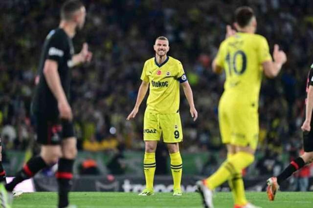 Emre Mor Fenerbahçe maçında neden oynamadı? Kadroda neden yoktu?