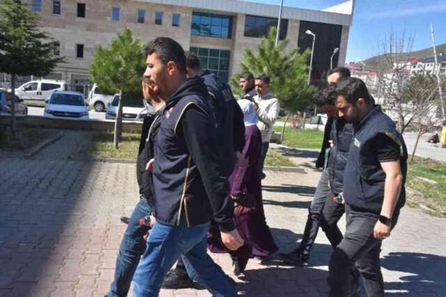 Sosyal medyada emniyet verileri paylaşan 'Bombacı Mülayim' rumuzlu polis tutuklandı