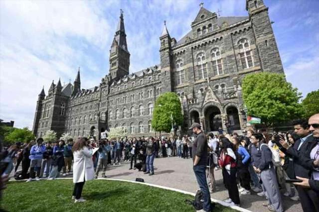 ABD'deki Gazze gösterilerine George Washington ve Georgetown üniversiteleri de katıldı