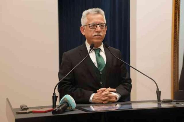 AK Parti'den Yeniden Refah'a geçen Yozgat'ta belediye binasına T.C. tabelası asıldı