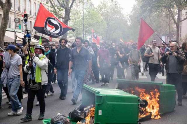 Paris'teki 1 Mayıs Gösterilerinde Polis Müdahalesi