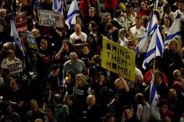 Tel Aviv'de binlerce kişi ateşkes için sokaklara döküldü: Ya kabul edin ya da sokakları yakarız
