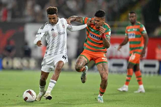 Corendon Alanyaspor - Beşiktaş maçından kareler!