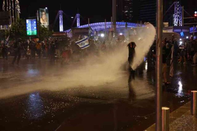 İsrailliler, Gazze Şeridi'nde ateşkes ve esir takası anlaşması talebiyle gösteri düzenledi