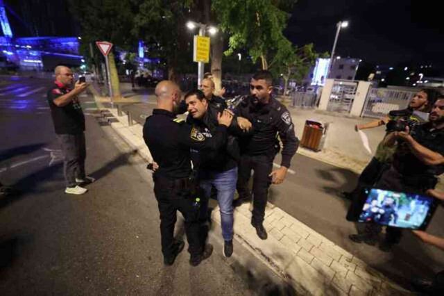 İsrailliler, Gazze Şeridi'nde ateşkes ve esir takası anlaşması talebiyle gösteri düzenledi