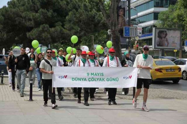 ESEV gönüllüleri, çölyak farkındalığı için yürüdü
