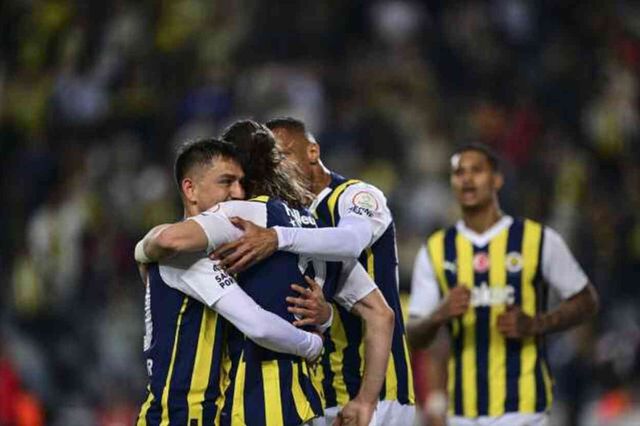 Fenerbahçe şampiyon olabilecek mi? Fenerbahçe'nin şampiyonluk ihtimali!