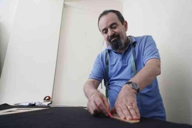 Kanser tedavisi gördü, beyaz saçı ve sakalı siyah uzadı