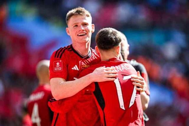 Manchester City'yi 2-1 yenen Manchester United, FA Cup'ı kazandı