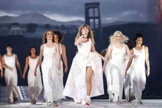 Taylor Swift Eras Turnesi için makyaj, saçı ve elbisesi için 4.3 milyon dolar harcadı