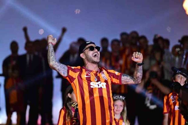 Yine yaptı yapacağını! İşte Icardi'nin geceye damga vuran 'Fener ağlama' performansı