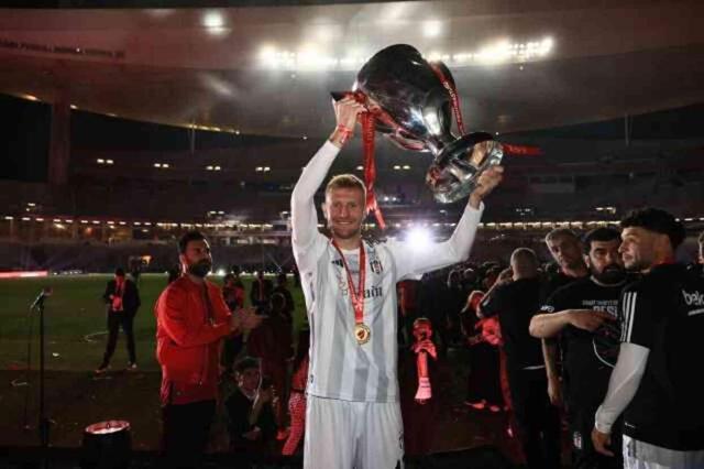 Beşiktaş'ta Joe Worrall dönemi resmen sona erdi