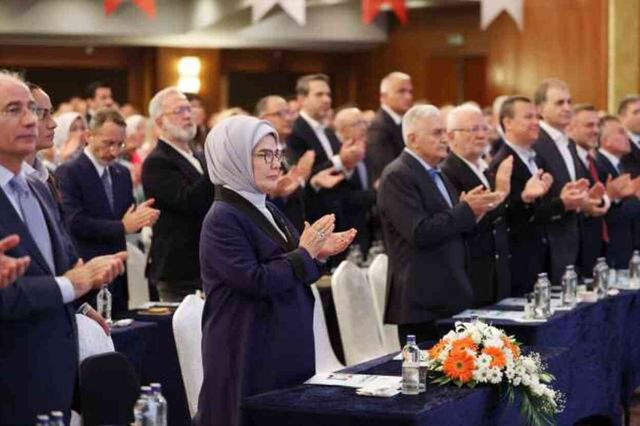 Cumhurbaşkanı Erdoğan CHP'ye iade-i ziyaret için tarih verdi: Kurban Bayramı'ndan önce kendisine ziyarette bulunacağım