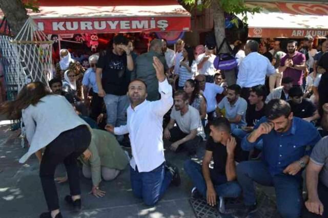 Hakkari Belediye Başkanı'nın gözaltına alınmasına protesto: 3 gözaltı