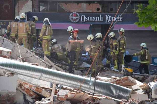 Küçükçekmece'de çöken binanın sahibinin ifadesi ortaya çıktı: Devletin 'Yarısı Bizden' kampanyasına başvurmuştum