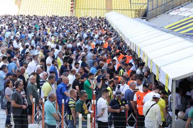 Canlı aktarıyoruz! Oy verme işlemi başladı, Fenerbahçe başkanını seçiyor