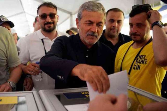 Canlı aktarıyoruz! Oy verme işlemi başladı, Fenerbahçe başkanını seçiyor