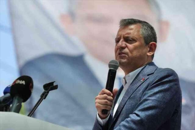 CHP Genel Başkanı Özgür Özel, Bornova'da Kiraz Festivaline Katıldı