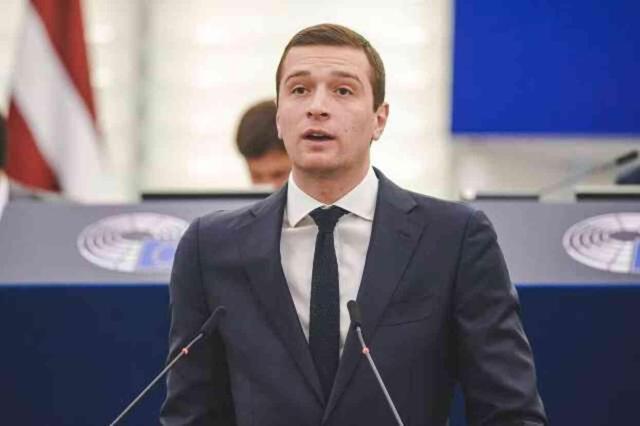 Avrupa Parlamentosu seçiminden lider çıkan Le Pen: Mültecilerin tamamını evlerine göndereceğiz