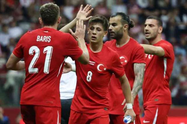 Vincenzo Montella, maçın hakemini topa tuttu: Onun yüzünden takımımız zarar görüyor