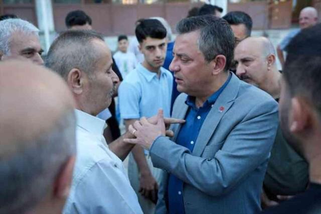 Namaz çıkışı Özel'i kızdıran sözler: Bayram sabahı ne konuştuğunu bil